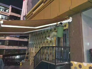 伸縮蓬